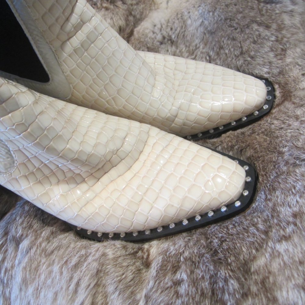 Dolce Vita - Ivory Colored Patent Leather Faux Alligator Skin Look Boots  Sz6
